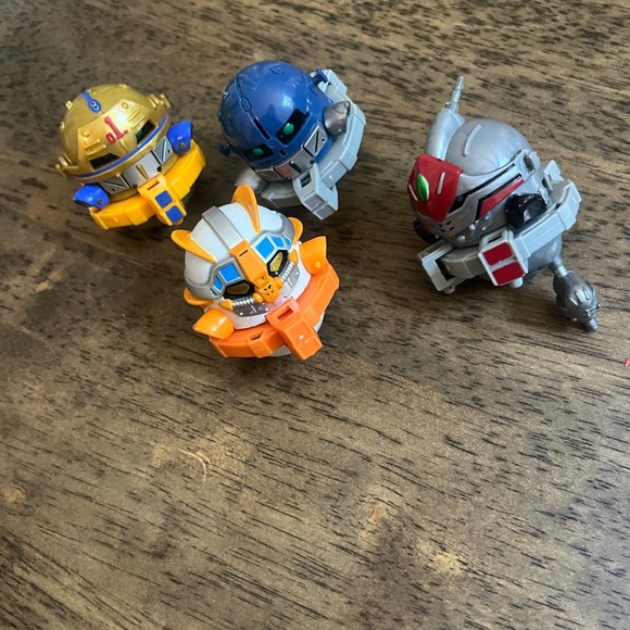 Ban dai cyclonians - Picture 1 of 1